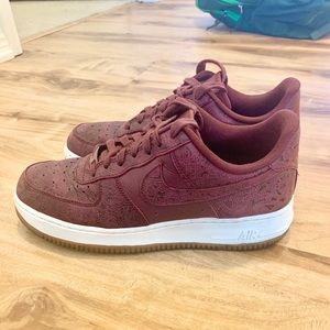 Leather maroon AIR FORCE 1 hardly worn